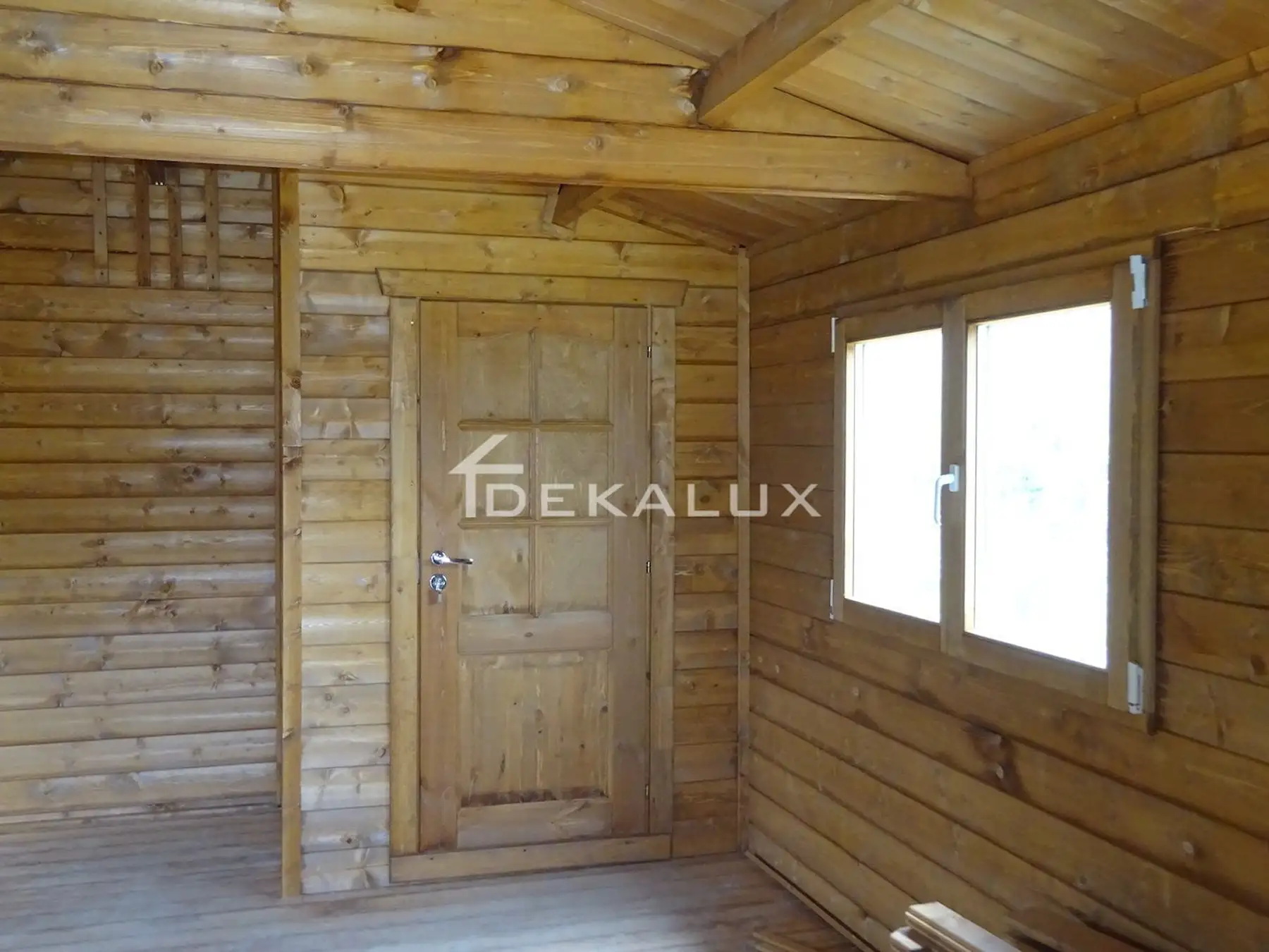 Casetta in legno 5x5 modello Venezia con porta singola - interno 2