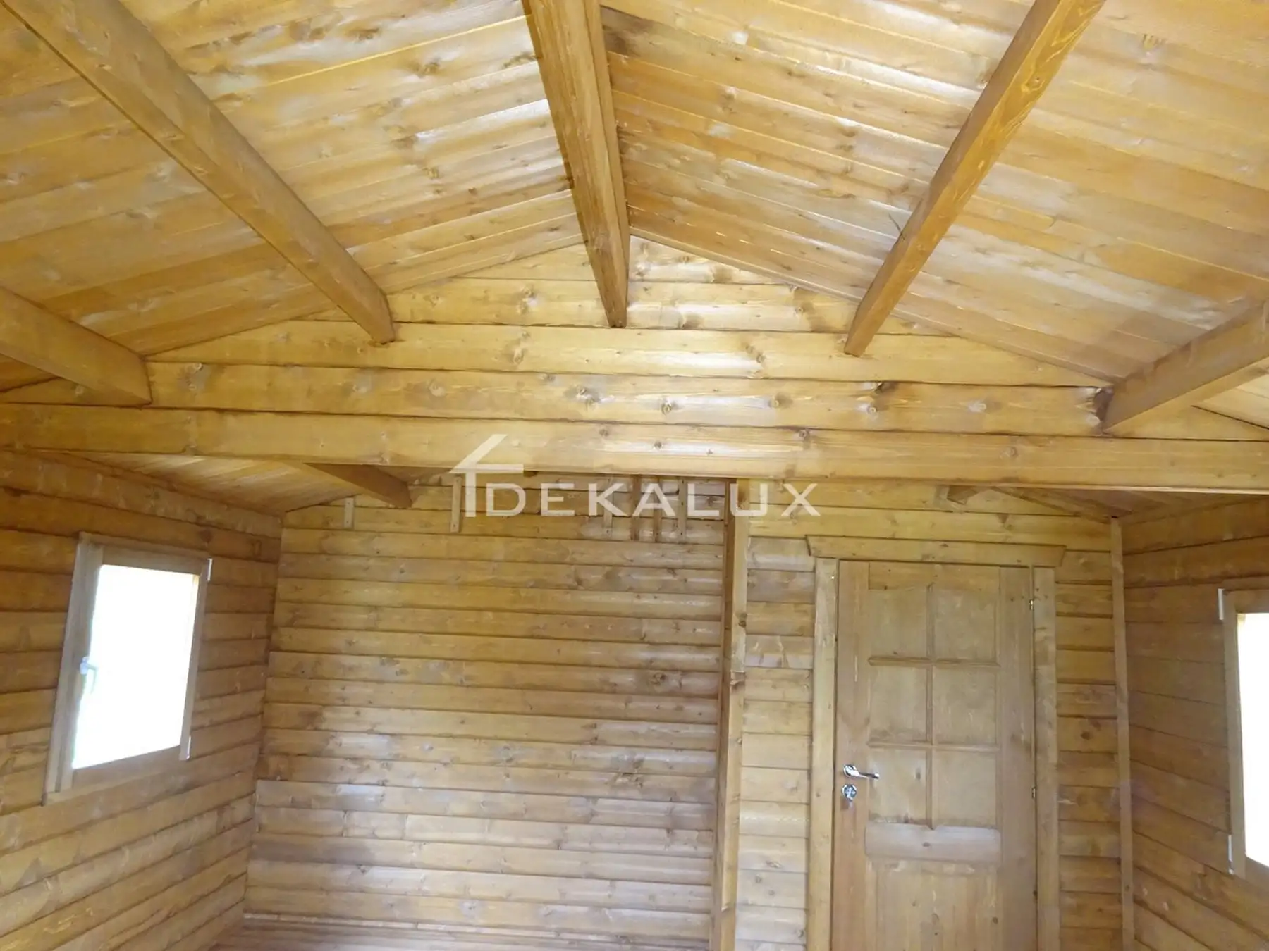 Casetta in legno 5x5 modello Venezia con porta singola - interno particolare
