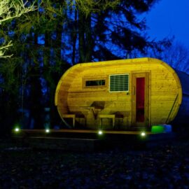 Sauna da esterno con illuminazione