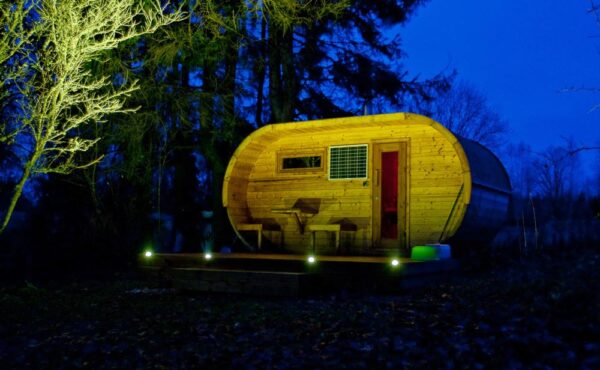 Sauna da esterno con illuminazione