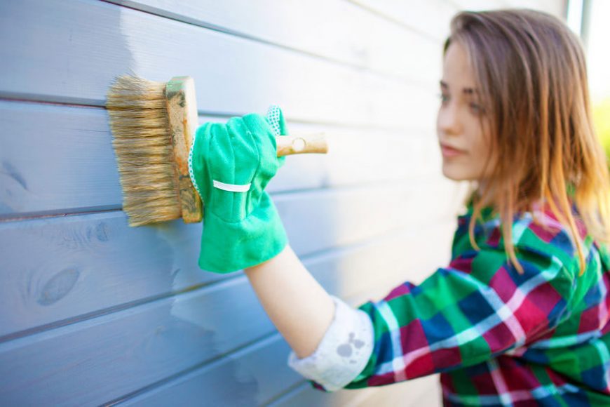 Impregnante per legno: proteggi la tua casetta